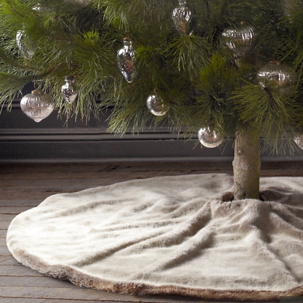 Restoration Hardware Luxe Fur Tree Skirt| NWT | Off White